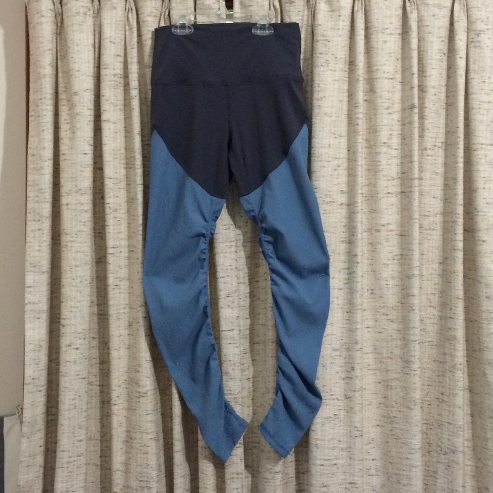 Zyia Storm Parallel Luxe High Waist Ribbed Ruched Colorblock Leggings